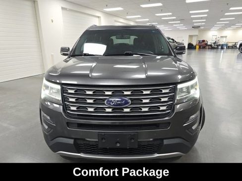 Used 2016 Ford Explorer XLT w/ Equipment Group 202A FWD image 2