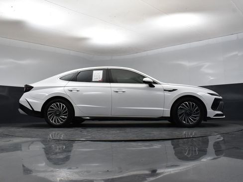 Used 2025 Hyundai Sonata Limited image 33