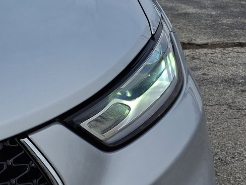 Used 2023 Chrysler Pacifica Limited image 11