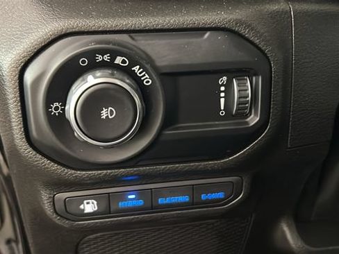 Used 2023 Jeep Wrangler Unlimited AWD/4WD image 19