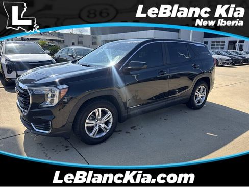 Used 2024 GMC Terrain SLE w/ LPO, Floor Liner Package image 1