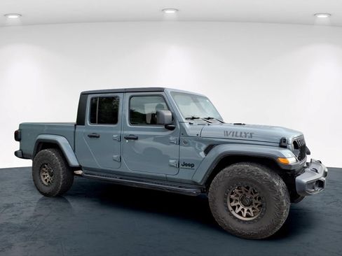 Used 2024 Jeep Gladiator Sport AWD/4WD image 14