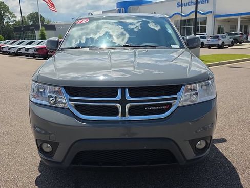 Used 2019 Dodge Journey SE w/ Connectivity Group FWD image 8