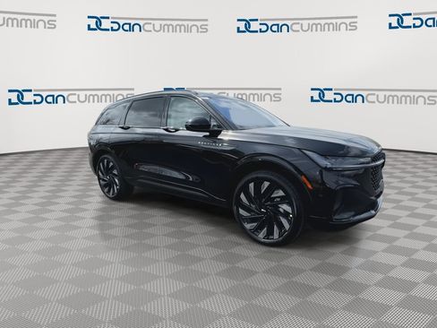 New 2026 Lincoln Nautilus Reserve w/ Jet Appearance Package AWD/4WD image 2