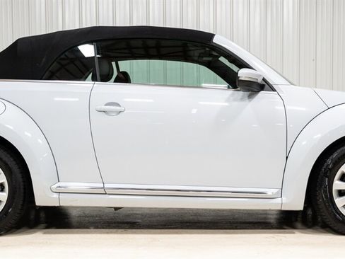 Used 2017 Volkswagen Beetle 1.8T SE image 11