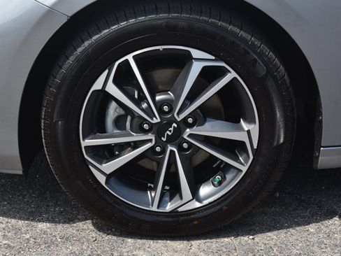 Used 2024 Kia Forte LXS FWD image 10