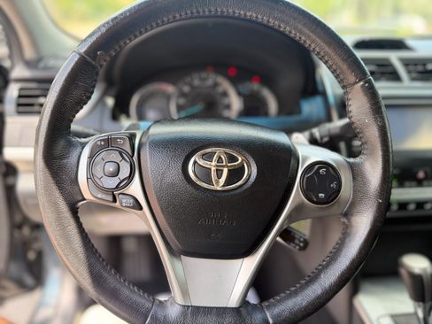 Used 2012 Toyota Camry SE FWD image 16