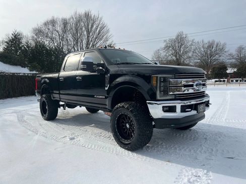 Used 2019 Ford F250 Lariat w/ Chrome Package image 1