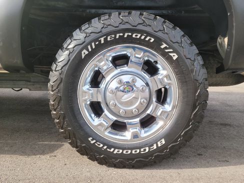 Used 2013 Ford F250 Lariat w/ Chrome Pkg image 19