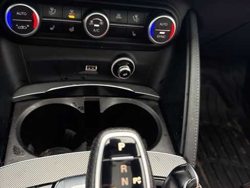 Used 2023 Alfa Romeo Stelvio Veloce image 15