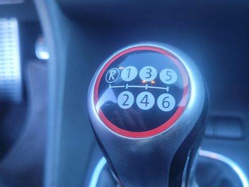 Used 2013 Volkswagen Golf 4-Door image 18