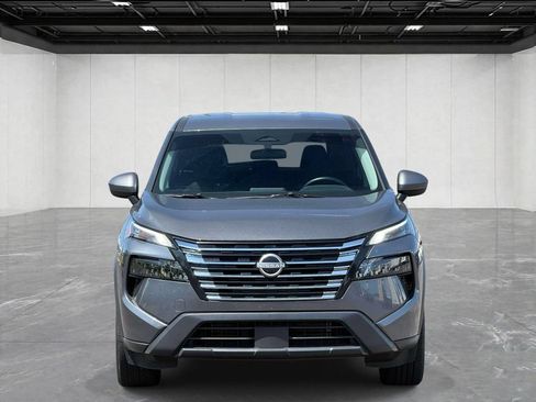 Used 2025 Nissan Rogue SV AWD/4WD image 2