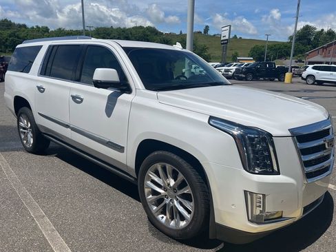 Used 2020 Cadillac Escalade ESV Premium Luxury RWD image 14