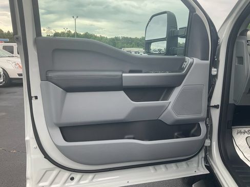 New 2026 Ford F250 XL AWD/4WD image 17