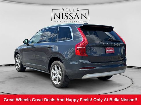 Used 2022 Volvo XC90 T5 Momentum AWD/4WD image 3