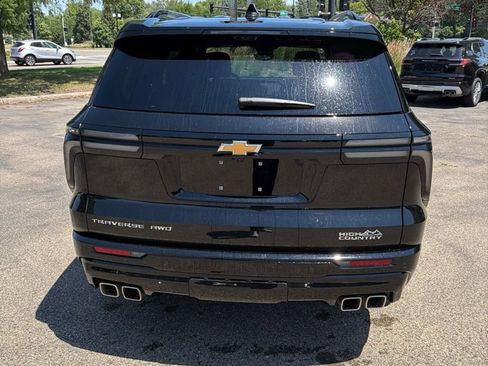 Used 2026 Chevrolet Traverse High Country w/ LPO, Floor Liner Package AWD/4WD image 9