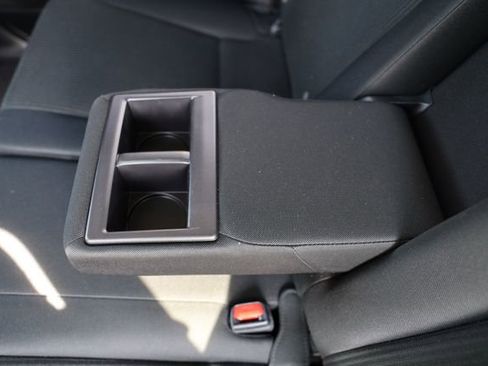 Used 2017 Toyota RAV4 LE image 34