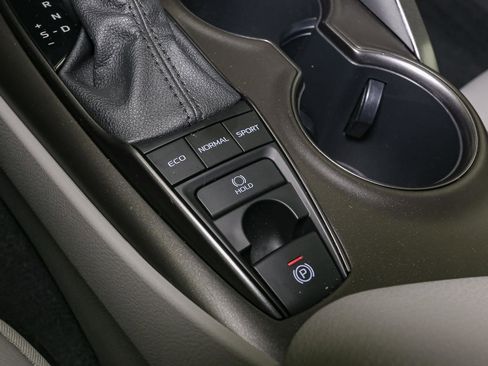 Used 2023 Toyota Camry SE image 30