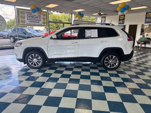 Used 2021 Jeep Cherokee Latitude Plus image 4