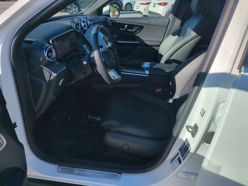 Used 2025 Mercedes-Benz GLC 300 image 16