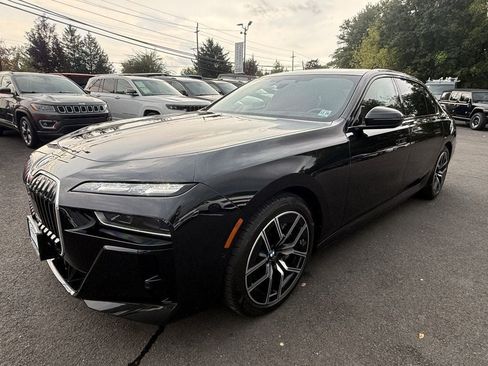 Used 2024 BMW 760i xDrive w/ Executive Package AWD/4WD image 8