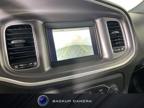 Used 2020 Dodge Charger SXT RWD image 4