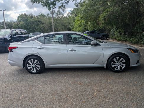 Used 2022 Nissan Altima 2.5 S FWD image 3