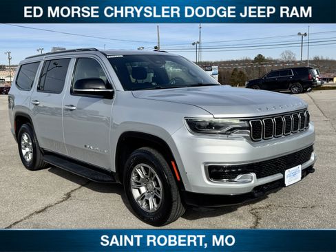 Used 2023 Jeep Wagoneer 4WD image 5