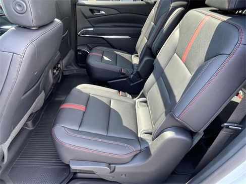 New 2026 Chevrolet Traverse RS w/ LPO, Floor Liner Package image 9
