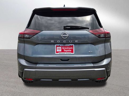 Used 2024 Nissan Rogue SL w/ SL Premium Package FWD image 4