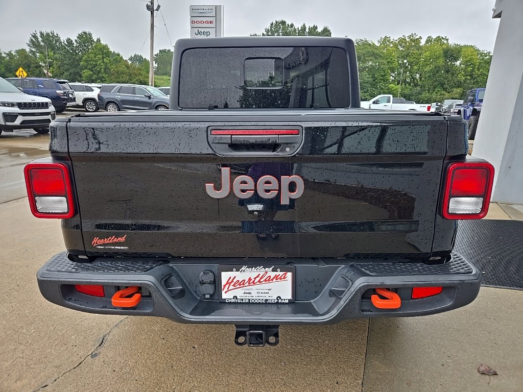 Used 2023 Jeep Gladiator Mojave w/ Cold Weather Group AWD/4WD image 8