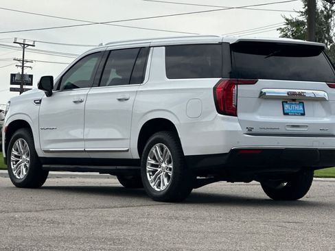 Used 2022 GMC Yukon XL SLT w/ SLT Premium Package AWD/4WD image 6