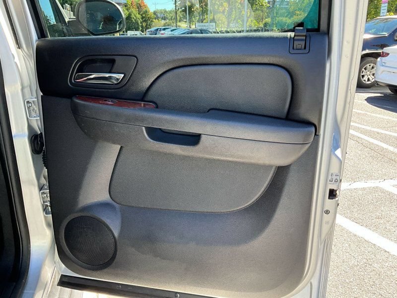Used 2012 Chevrolet Avalanche LT AWD/4WD image 15