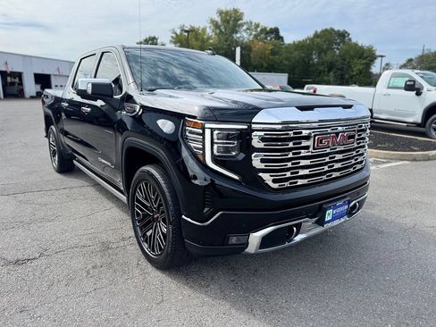 Used 2024 GMC Sierra 1500 Denali w/ Denali Reserve Package AWD/4WD image 8