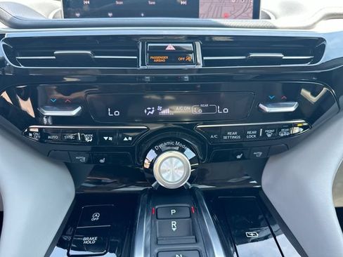 Used 2024 Acura MDX SH-AWD w/ Technology Package image 21