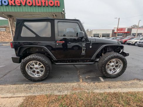 Used 2012 Jeep Wrangler Sport image 8