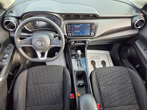 Used 2021 Nissan Kicks SV image 10