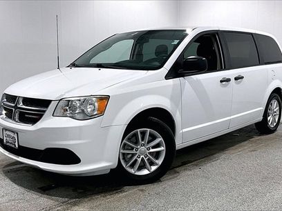 Used 2019 Dodge Grand Caravan SE w/ UConnect Hands-Free Group