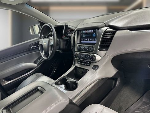 Used 2018 Chevrolet Tahoe LT w/ LT Signature Package RWD image 15