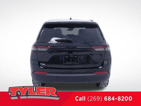 New 2026 Jeep Grand Cherokee Altitude AWD/4WD image 7