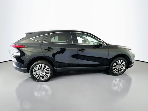 Used 2023 Toyota Venza XLE AWD/4WD image 8