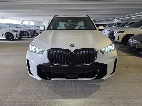 New 2026 BMW X5 sDrive40i w/ M Sport Package RWD image 2