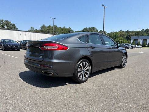Used 2020 Ford Fusion SE AWD/4WD image 14