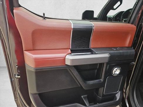 Used 2018 Ford F150 Platinum w/ Equipment Group 701A Luxury image 12