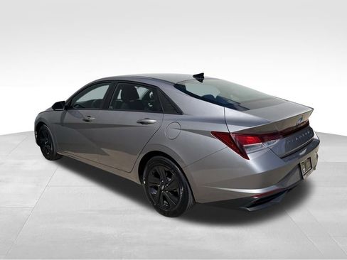 Used 2023 Hyundai Elantra SEL FWD image 8