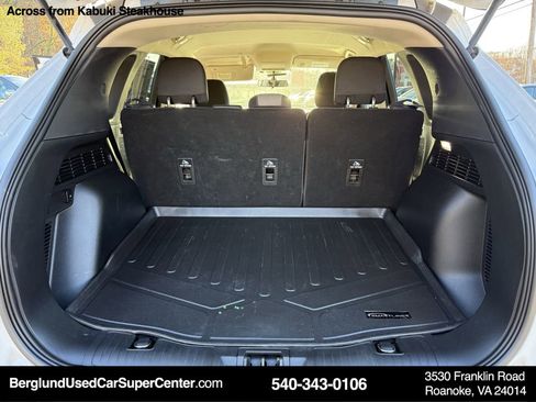 Used 2020 Ford Escape SE Sport image 13