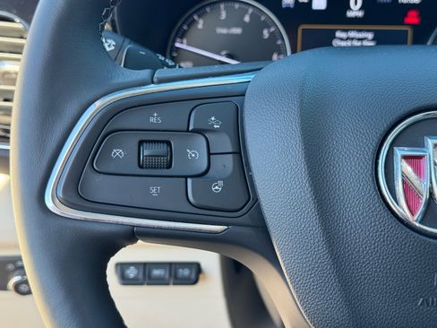 Used 2022 Buick Envision Avenir w/ Technology Package II image 20