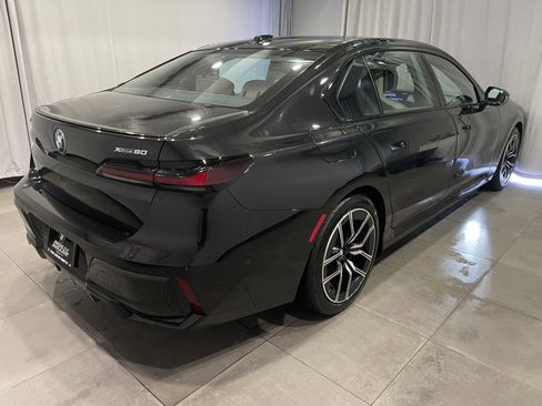 Used 2024 BMW i7 xDrive60 w/ Executive Package image 7