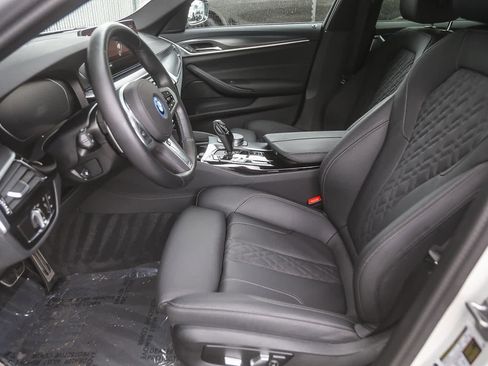 Certified 2023 BMW 530e w/ M Sport Package image 14