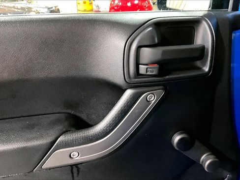 Used 2016 Jeep Wrangler Sport AWD/4WD image 26